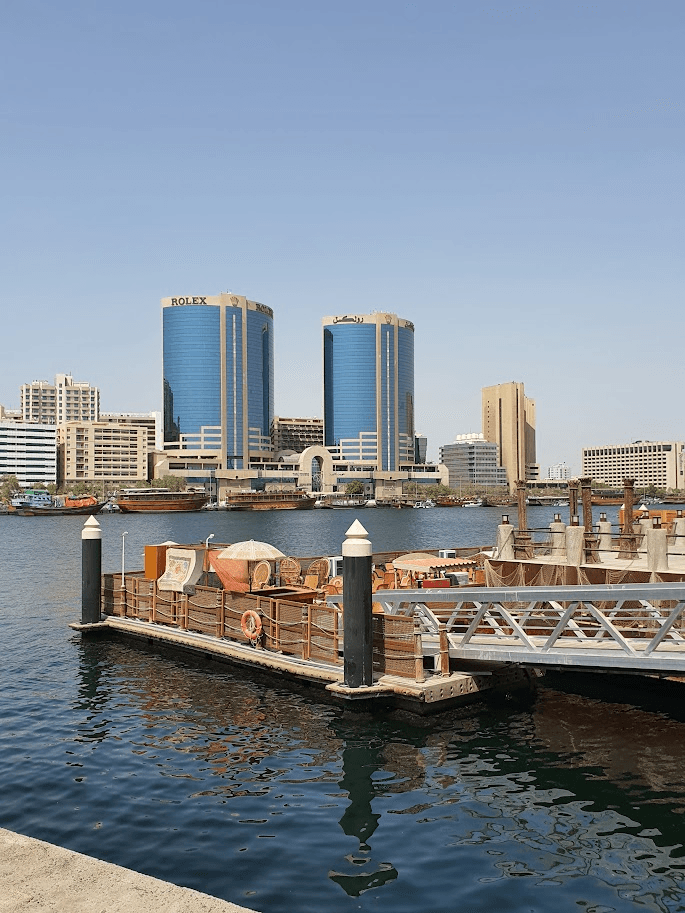 Dubai Creek e travessia de abra