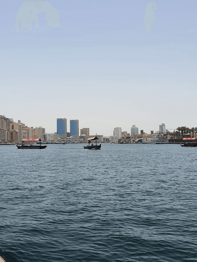 Dubai Creek e travessia de abra
