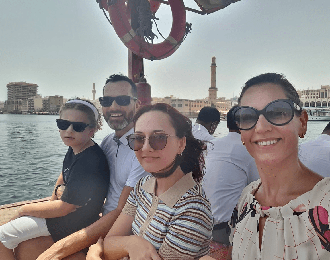 Dubai Creek e travessia de abra